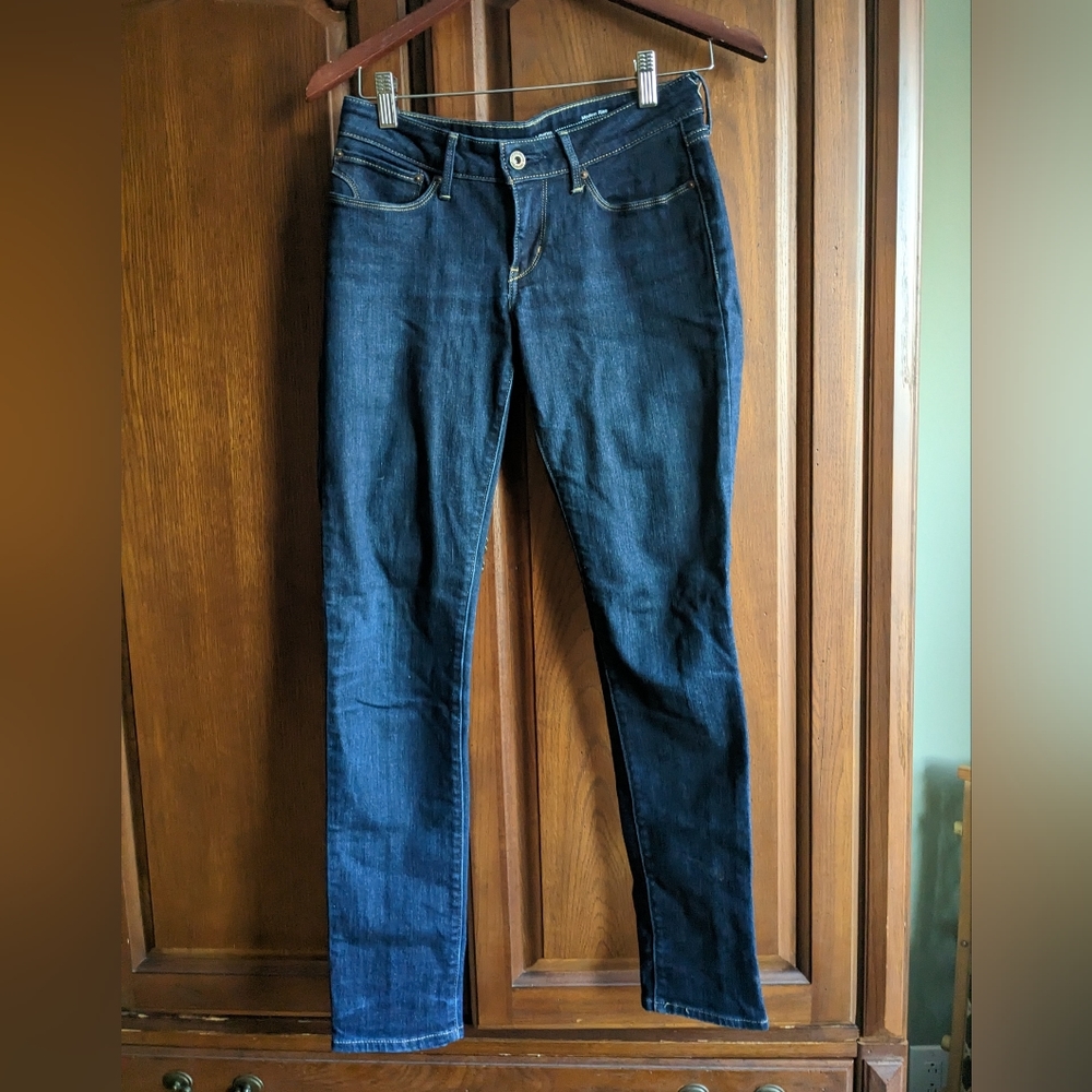 Levi's bold curve modern rise